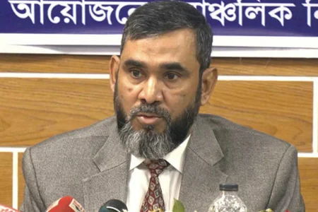 অনলাইনে প্রচারণা প্রার্থীরা