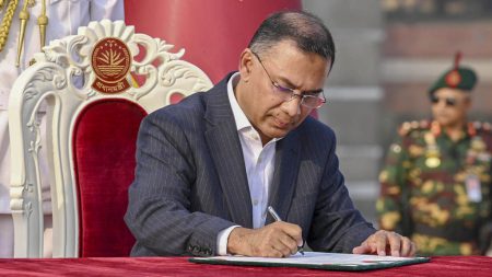 তারেক রহমানকে ‘প্রধানমন্ত্রী’ পদে নিয়োগ করে প্রজ্ঞাপন জারি অফিস করবেন নতুন প্রধানমন্ত্রী