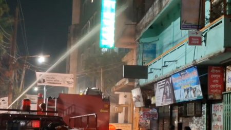 চাঁদপুরে আওয়ামী লীগ কার্যালয়ে আগুন আওয়ামী লীগ কার্যালয়ে আগুন