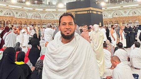 আটকা পড়েছেন মুশফিকুর রহিম