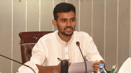 আ. লীগকে ফের রাজনীতিতে প্রাসঙ্গিক করে তোলার চেষ্টা উদ্বেগজনক: আসিফ মাহমুদ আসিফ মাহমুদ সজীব ভূঁইয়া
