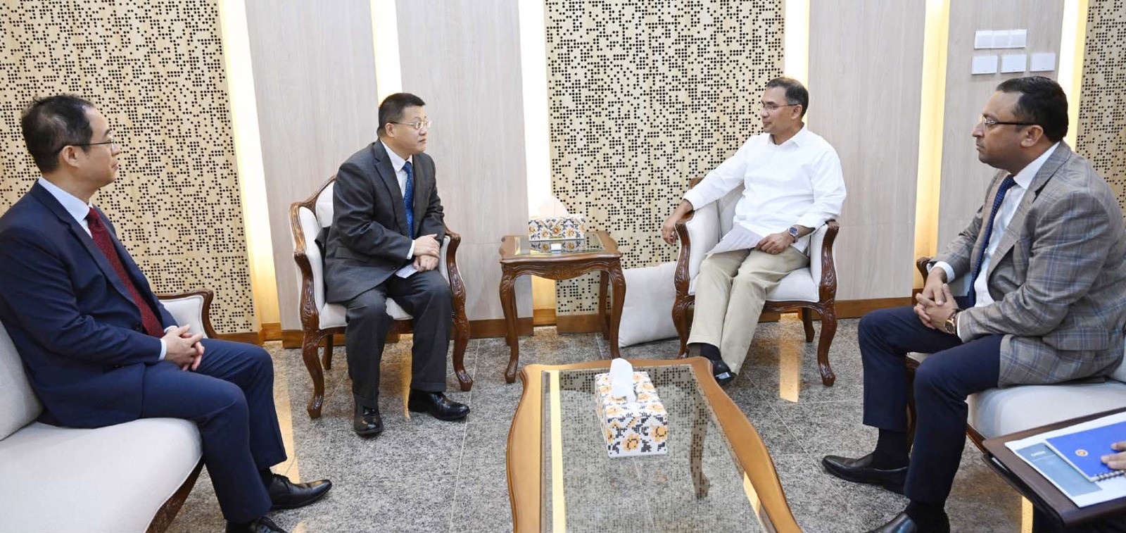 চীন সফরের আমন্ত্রণ পেলেন প্রধানমন্ত্রী তারেক রহমান