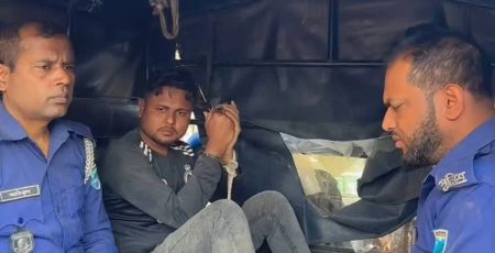 গাজীপুরে প্রকাশ্যে ছুরিকাঘাতে পোশাক শ্রমিক প্রিয়তা আক্তারের মৃত্যু ছুরিকাঘাত