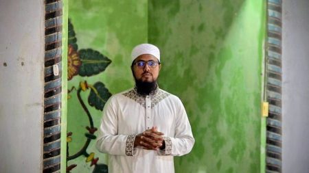 ভোটে জিতেই জুমার নামাজে ইমামতি করলেন জামায়েতের এমপি জামায়েতের এমপি