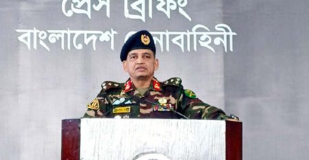 প্রথমবারের মতো ভোটকেন্দ্রের আঙিনা পর্যন্ত টহল দেবেন এক লাখ সেনা সদস্য টহল