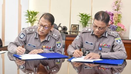 দায়িত্ব গ্রহণ করলেন
