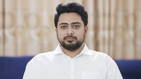 ঢাকা-১১ আসনে ৬১ কেন্দ্রের ফলে এগিয়ে নাহিদ ইসলাম নাহিদ ইসলাম