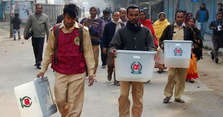 সারাদেশে ভোট উৎসব, কেন্দ্রে-কেন্দ্রে যাচ্ছে ব্যালট নির্বাচন ও গণভোট