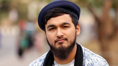 নোবেলের বিরুদ্ধে গ্রেপ্তারি পরোয়ানা