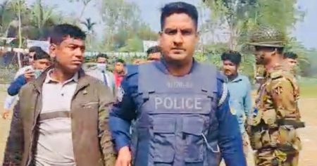 ব্যালট বই ছিনতাই