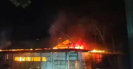 গফরগাঁওয়ে মসজিদে ভয়াবহ অগ্নিকাণ্ড ভয়াবহ অগ্নিকাণ্ড