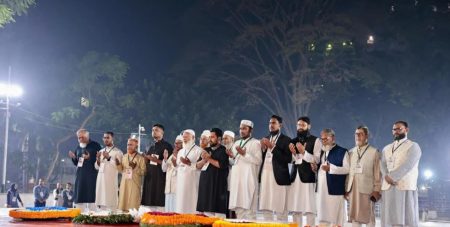 শহীদ মিনারে ভাষা শহীদদের শ্রদ্ধা জানালেন জামায়াত আমিরসহ বিরোধীদলীয় নেতারা ভাষা শহীদ