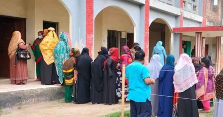 গণভোট ও ত্রয়োদশ জাতীয় সংসদ নির্বাচনের ভোটগ্রহণ শুরু ভোটগ্রহণ শুরু