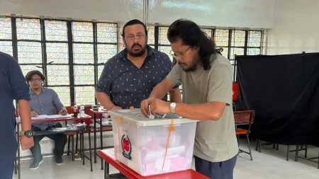 ভোট দিয়ে জেমস বললেন, ‘দেশে যেন শান্তি আসে, মানুষ যেন ভালো থাকে’ মাহফুজ আনাম জেমস