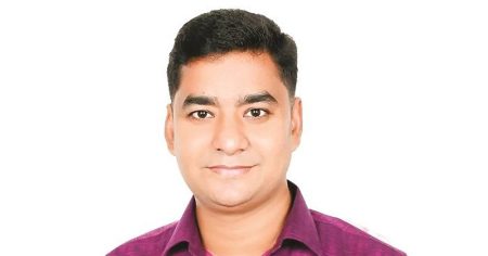 মিথ্যাচার করছে