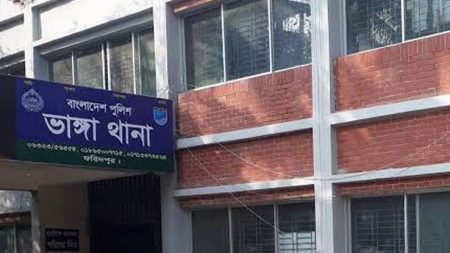 ভাঙ্গায় বাস-ট্রাক মুখোমুখি সংঘর্ষ, আহত অন্তত ৩৫ মুখোমুখি সংঘর্ষ