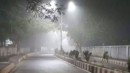 ঢাকা ও পার্শ্ববর্তী এলাকায় রাতে ঠান্ডার আমেজ বাড়তে পারে রাতে ঠান্ডার আমেজ বাড়তে পারে