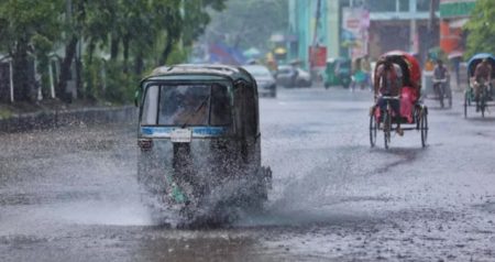 পাঁচ বিভাগে বজ্রসহ বৃষ্টির পূর্বাভাস, লঘুচাপ ঘনীভূত হওয়ার আশঙ্কা লঘুচাপ