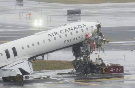 laguardia plane crash