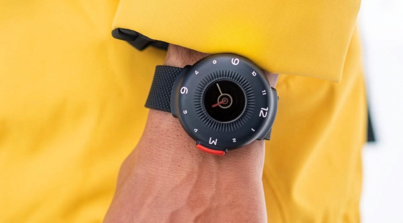 Satellite-Connected Smartwatch Brings Emergency Alerts Worldwide Satellite-Connected Smartwatch Brings Emergency Alerts Worldwide