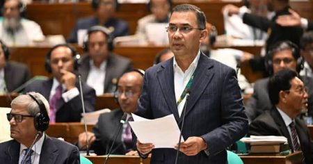 প্রধানমন্ত্রীর অনুপস্থিতিতে সংসদে দায়িত্বে থাকবেন মির্জা ফখরুল ও সালাহউদ্দিন আহমদ, প্রজ্ঞাপন জারি প্রজ্ঞাপন জারি