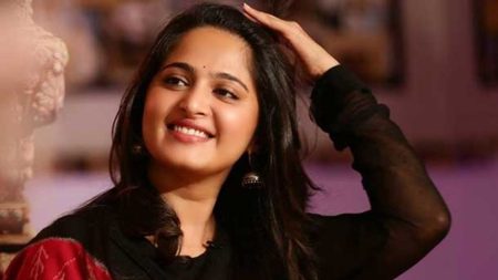অভিনেত্রী