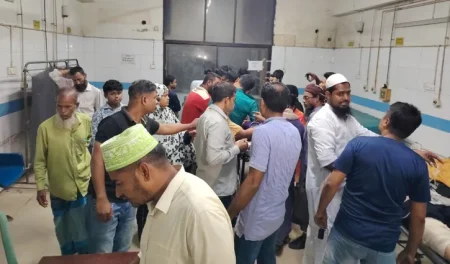 বাগেরহাটে বাস-মাইক্রোবাস সংঘর্ষে নিহত ১৩ বাস-মাইক্রোবাস