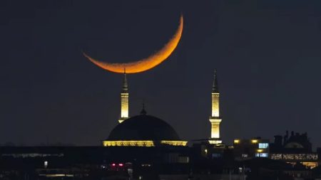 চাঁদ দেখা গেছে কাল ঈদুল ফিতর Moon