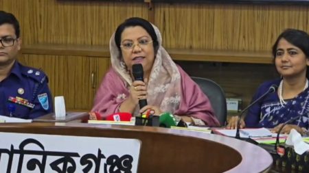 দুর্নীতি বন্ধ হলে বেশিরভাগ সমস্যার সমাধান সম্ভব : বিমানমন্ত্রী বিমানমন্ত্রী