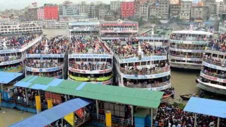 নৌপথে নেই চিরচেনা সেই ভিড় নৌপথ