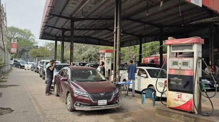 ফিলিং স্টেশনগুলোতে হাহাকার, ডিপো থেকে তেল না পাওয়ার অভিযোগ মালিকদের ফিলিং স্টেশন