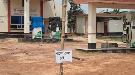 ‘পাম্পে তেল নেই’, অভিযানে মিললো ৯ হাজার ৭৮৩ লিটার! পাম্পে তেল নেই