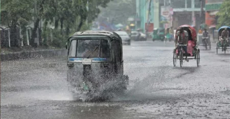 দেশের ৮ বিভাগেই বজ্রসহ বৃষ্টির আভাস বৃষ্টির আভাস