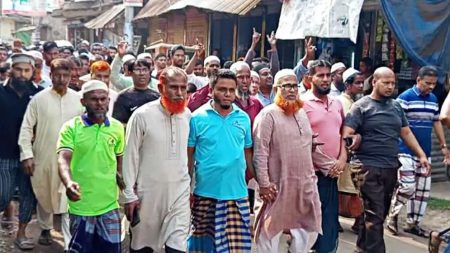 ইউপি চেয়ারম্যানকে বের করে কার্যালয়ে তালা দিল ছাত্রদল Raipur