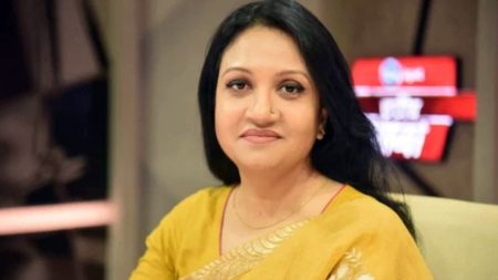 ৩০ বছর পর ইতিহাসের পুনরাবৃত্তি, মন্ত্রণালয়ে বাবার চেয়ারে বসলেন মেয়ে! মন্ত্রণালয়