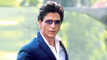 শাহরুখের ‘কিং’-এ বলিউডের ৭০ শতাংশ তারকা! Shah Rukh Khan