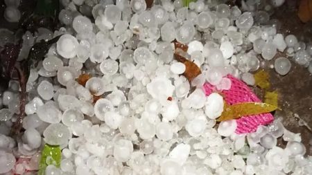 যেসব অঞ্চলে ঝড়ো হাওয়ার সঙ্গে শিলাবৃষ্টির শঙ্কা শিলাবৃষ্টির শঙ্কা
