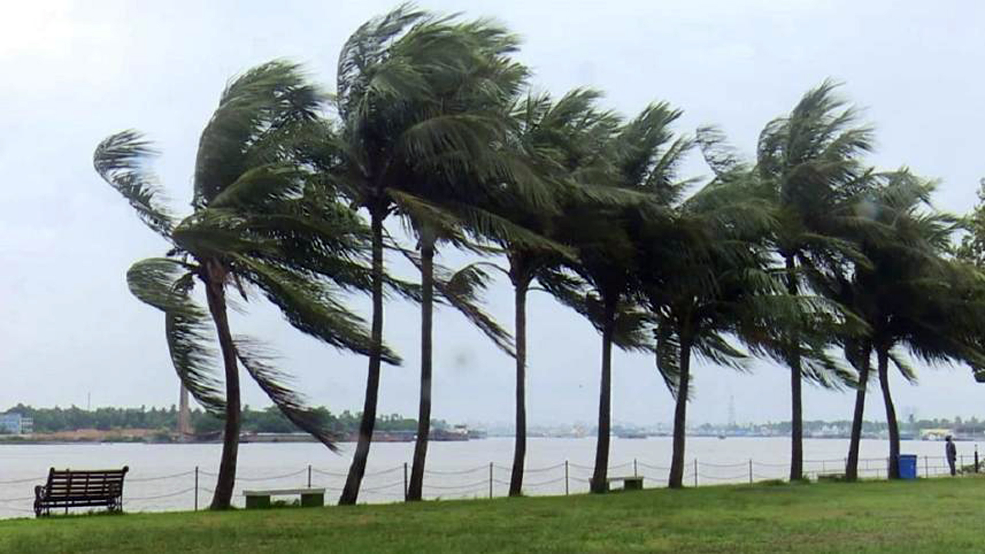 ঝড়ের শঙ্কা