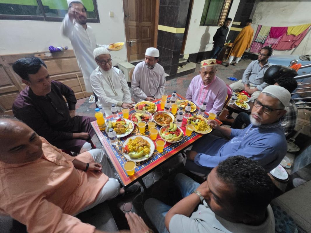 নিকুঞ্জে সমাজ কল্যাণ ঐক্য পরিষদের উদ্যোগে বৃহৎ ইফতার মাহফিল অনুষ্ঠিত