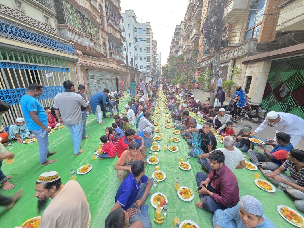 নিকুঞ্জে সমাজ কল্যাণ ঐক্য পরিষদের উদ্যোগে বৃহৎ ইফতার মাহফিল অনুষ্ঠিত