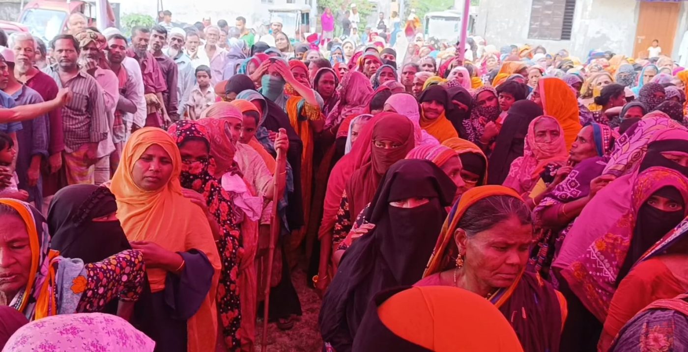 সিংগাইরে পবিত্র ঈদুল ফিতর উপলক্ষে ঈদ বস্ত্র বিতরণ