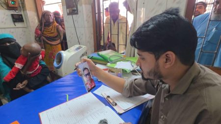 হাসপাতালে প্রতিমন্ত্রী