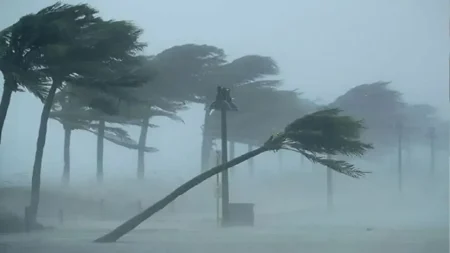৭ জেলায় দুপুরের মধ্যে ঝড়-বৃষ্টির পূর্বাভাস ও নদীবন্দরে সতর্কতা পূর্বাভাস