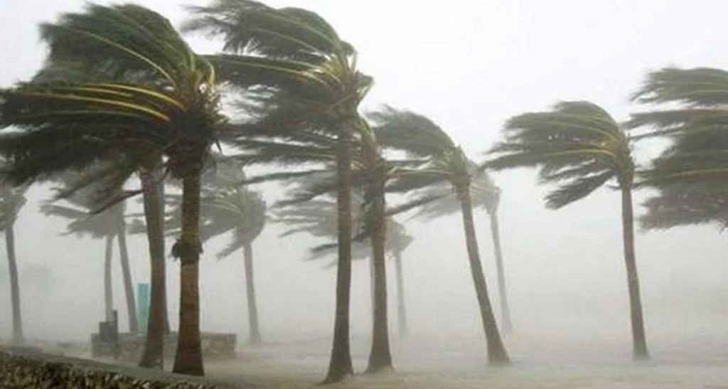 রাতে ৬০ কিলোমিটার বেগে ঝড়ের আভাস