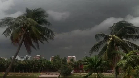 দুপুরের মধ্যে যেসব জেলায় ৬০ কিমি বেগে ঝড়ের আভাস ঝড়ের আভাস