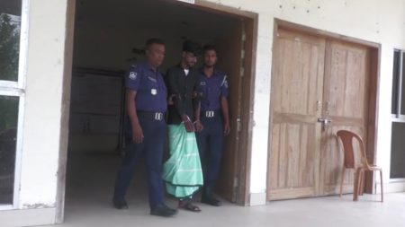তরুণীকে গণধর্ষণ