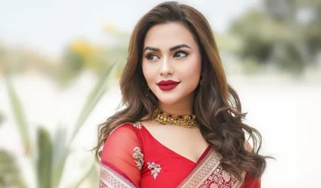 আমরা কি শুধু ব্যাখ্যা দেওয়ার জন্য জন্মেছি, নারী দিবসে নুসরাত ফারিয়া নুসরাত ফারিয়া