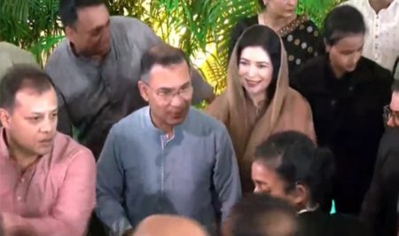 সর্বসাধারণের সঙ্গে ঈদের শুভেচ্ছা বিনিময় করছেন প্রধানমন্ত্রী প্রধানমন্ত্রী