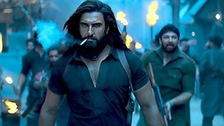 মুক্তির আগেই রেকর্ড গড়তে শুরু করেছে ‘ধুরন্ধর: দ্য রিভেঞ্জ’ ধুরন্ধর