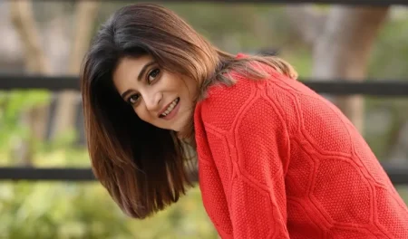 খুব দুশ্চিন্তায় আছি, প্যারিস থেকে সন্দীপ্তা সন্দীপ্তা
